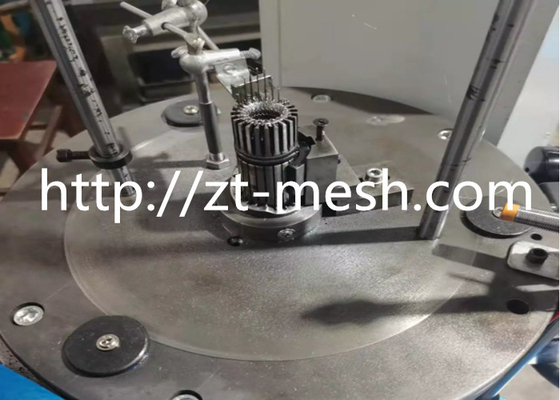 OEM hình lỗ tròn Ghi kim loại đan xen cho nhu cầu công nghiệp