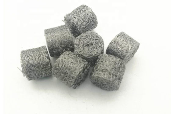 Lưới thép dệt kim nén 20 * 60mm linh hoạt mang lại khả năng lọc và ổn định kết cấu tuyệt vời trong các ứng dụng công nghiệp
